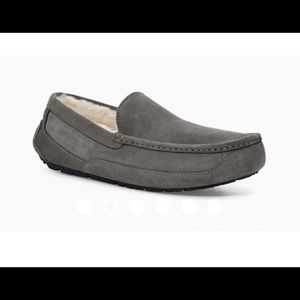 UGG Ascott Slipper